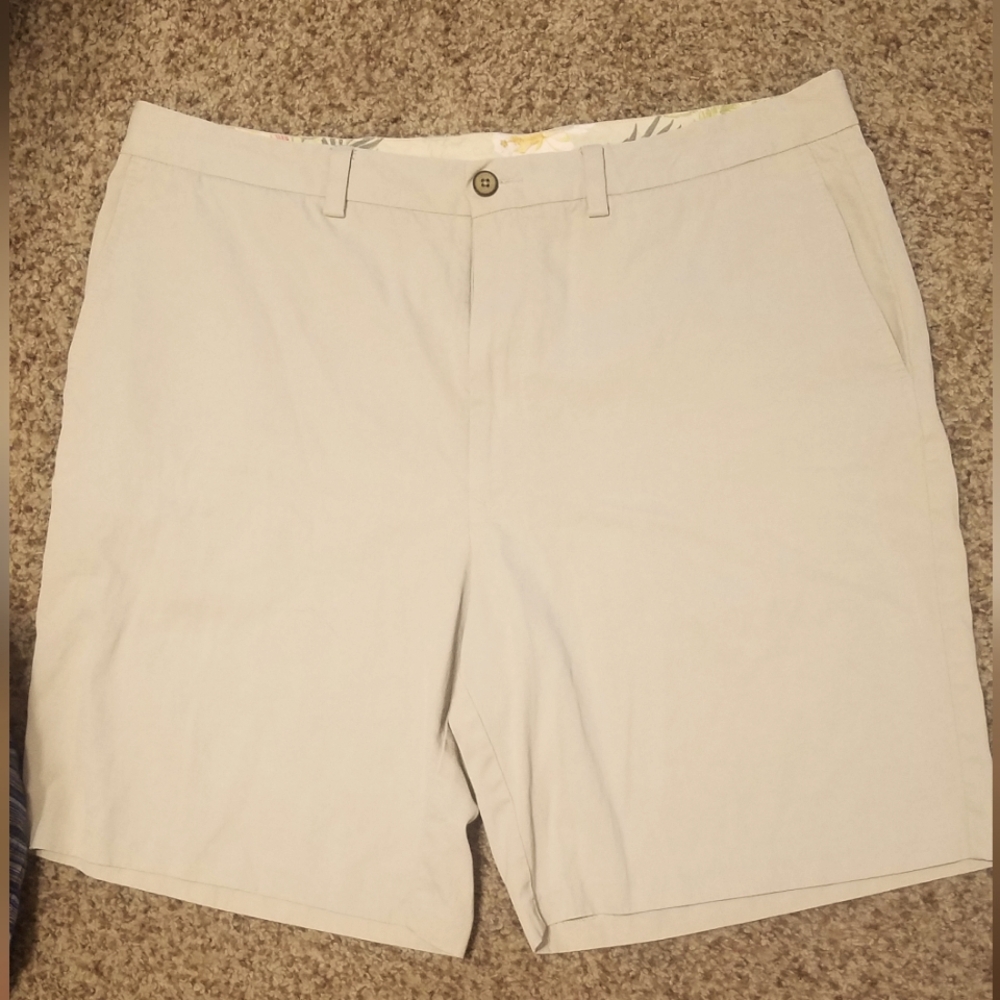 Tommy Bahama Classic Tan Shorts Size 38